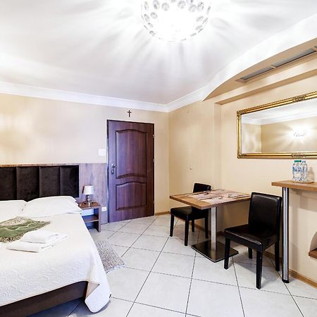Stratos Bed & Breakfast Leba Bagian luar foto