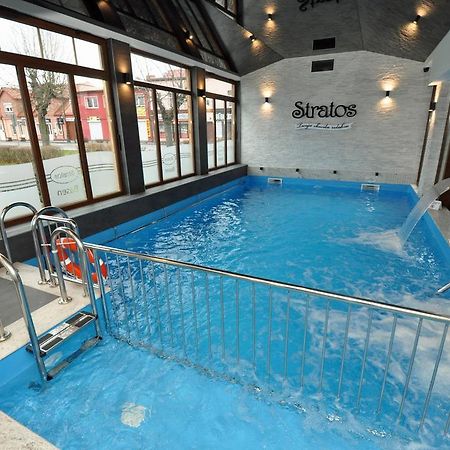 Stratos Bed & Breakfast Leba Bagian luar foto