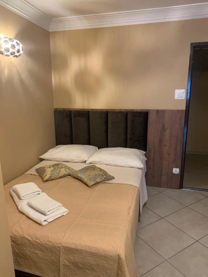 Stratos Bed & Breakfast Leba Bagian luar foto