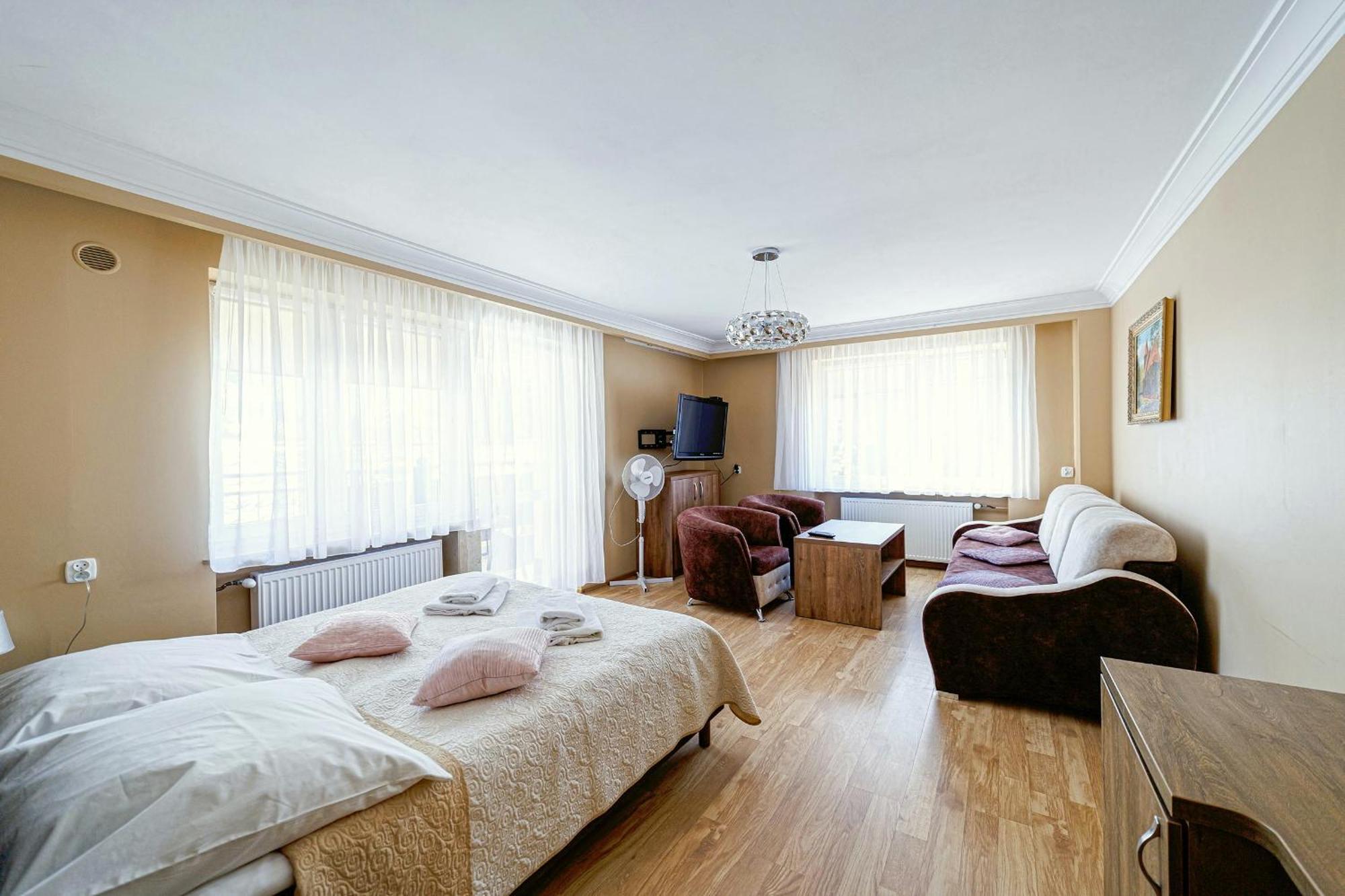 Stratos Bed & Breakfast Leba Bagian luar foto