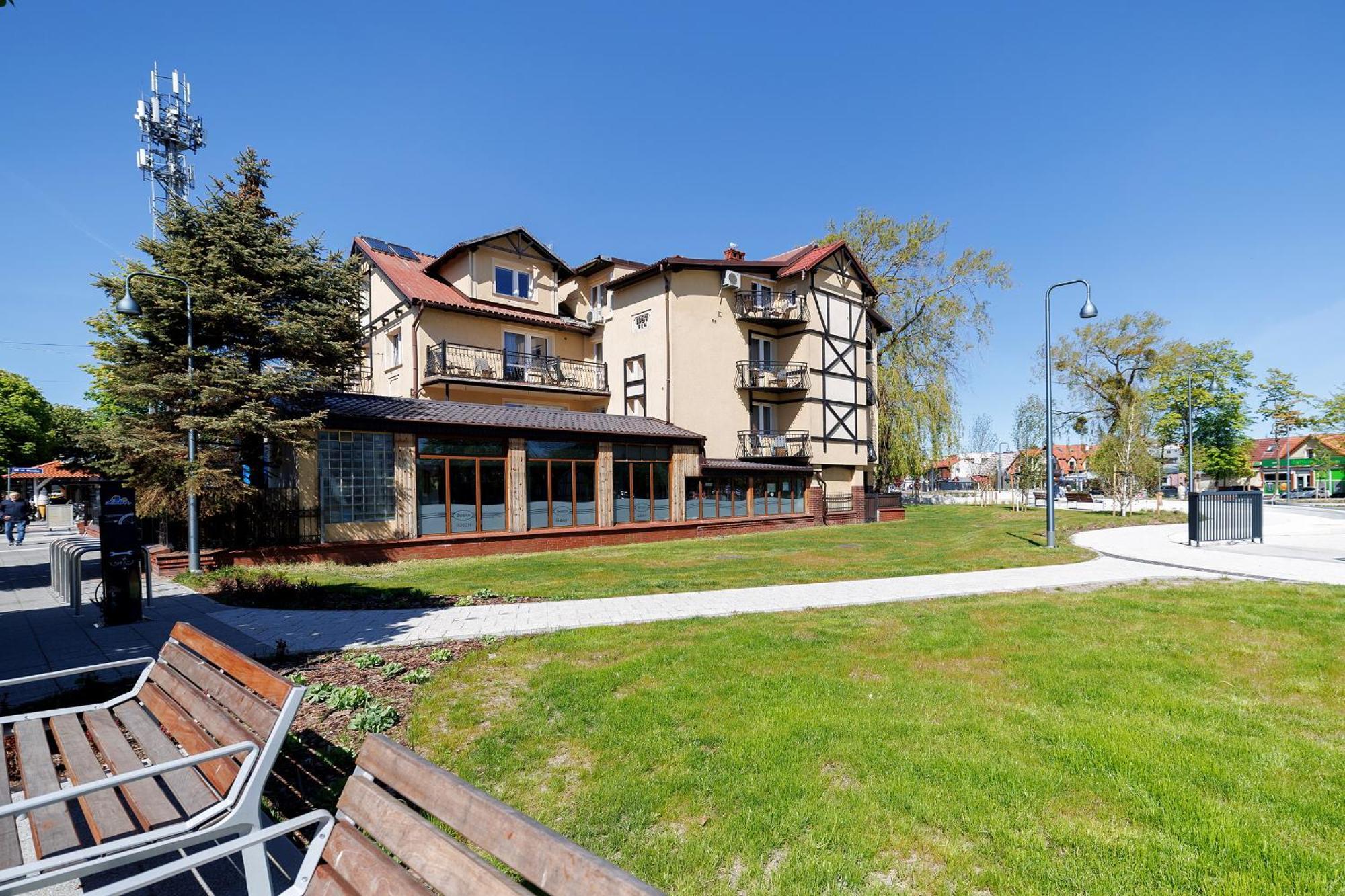 Stratos Bed & Breakfast Leba Bagian luar foto
