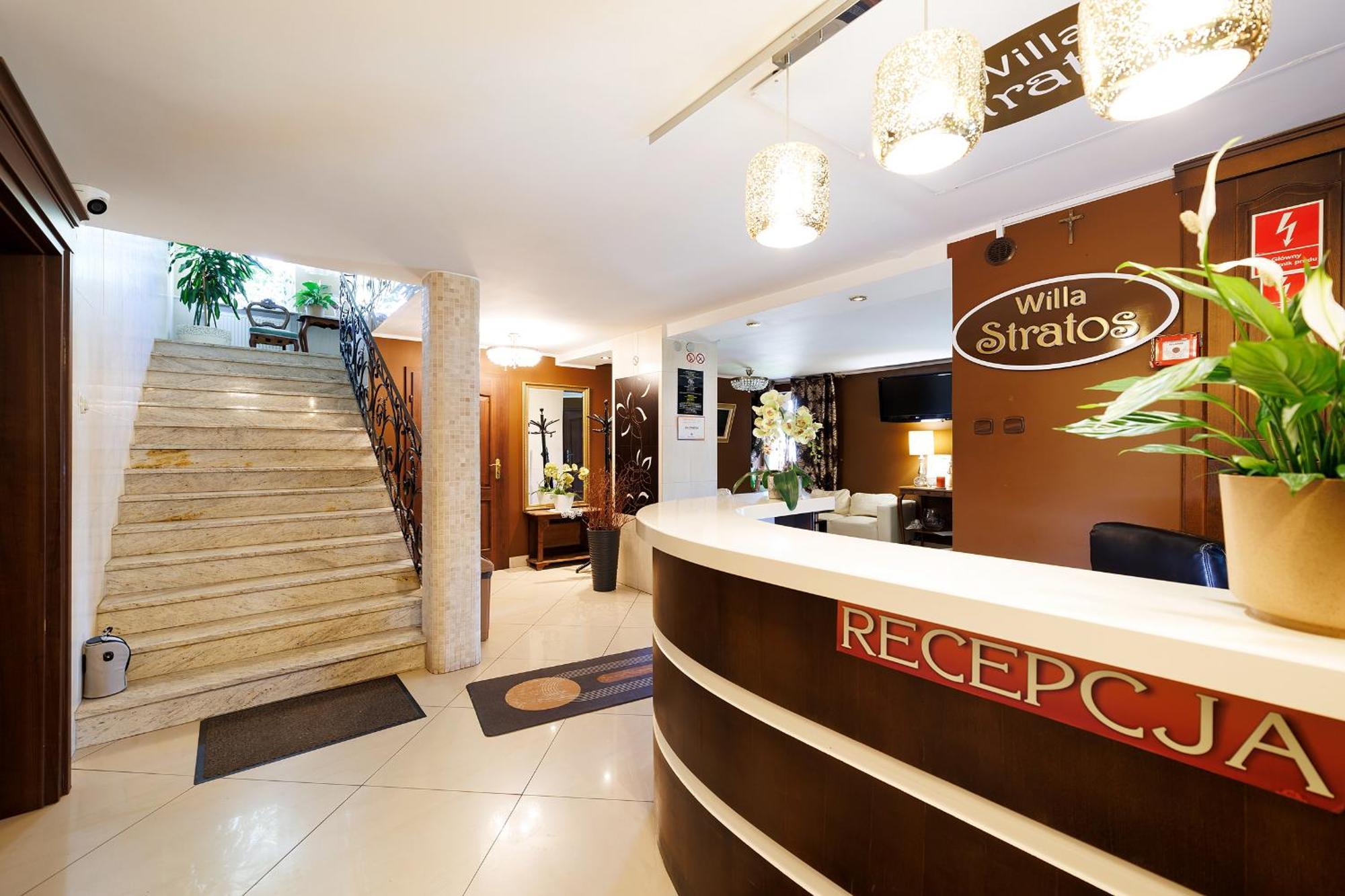 Stratos Bed & Breakfast Leba Bagian luar foto