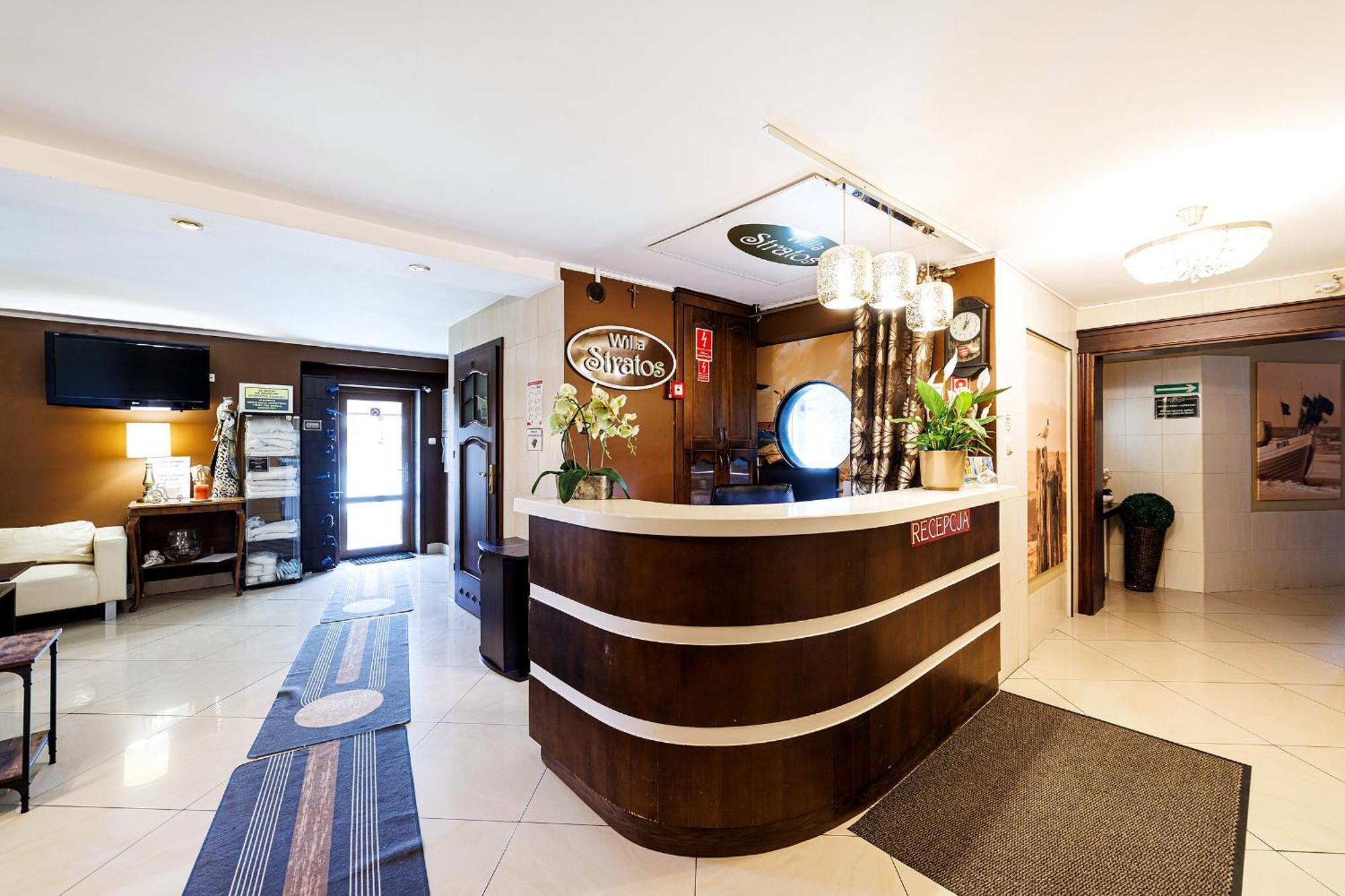 Stratos Bed & Breakfast Leba Bagian luar foto